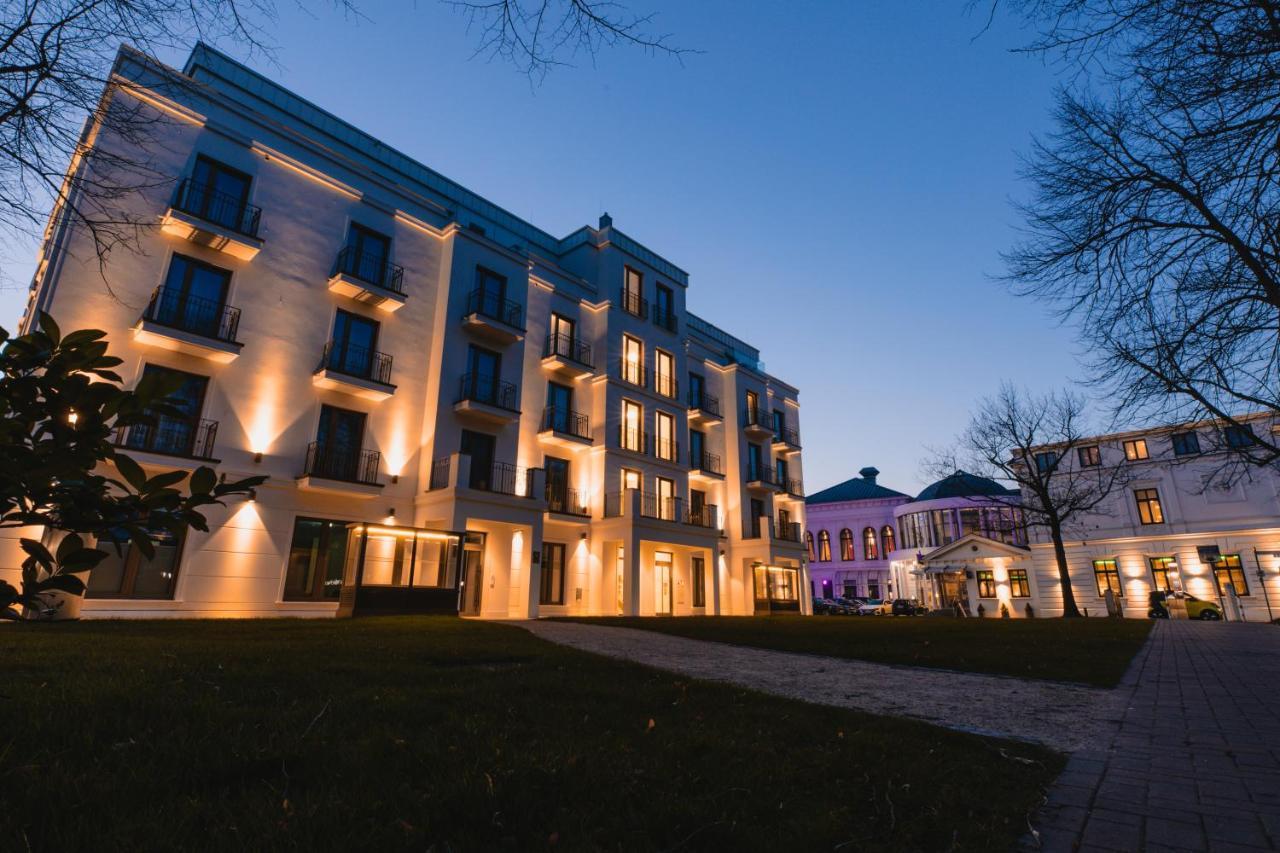 Hotel Am Schloss Aurich - Schlossresidenz Bagian luar foto